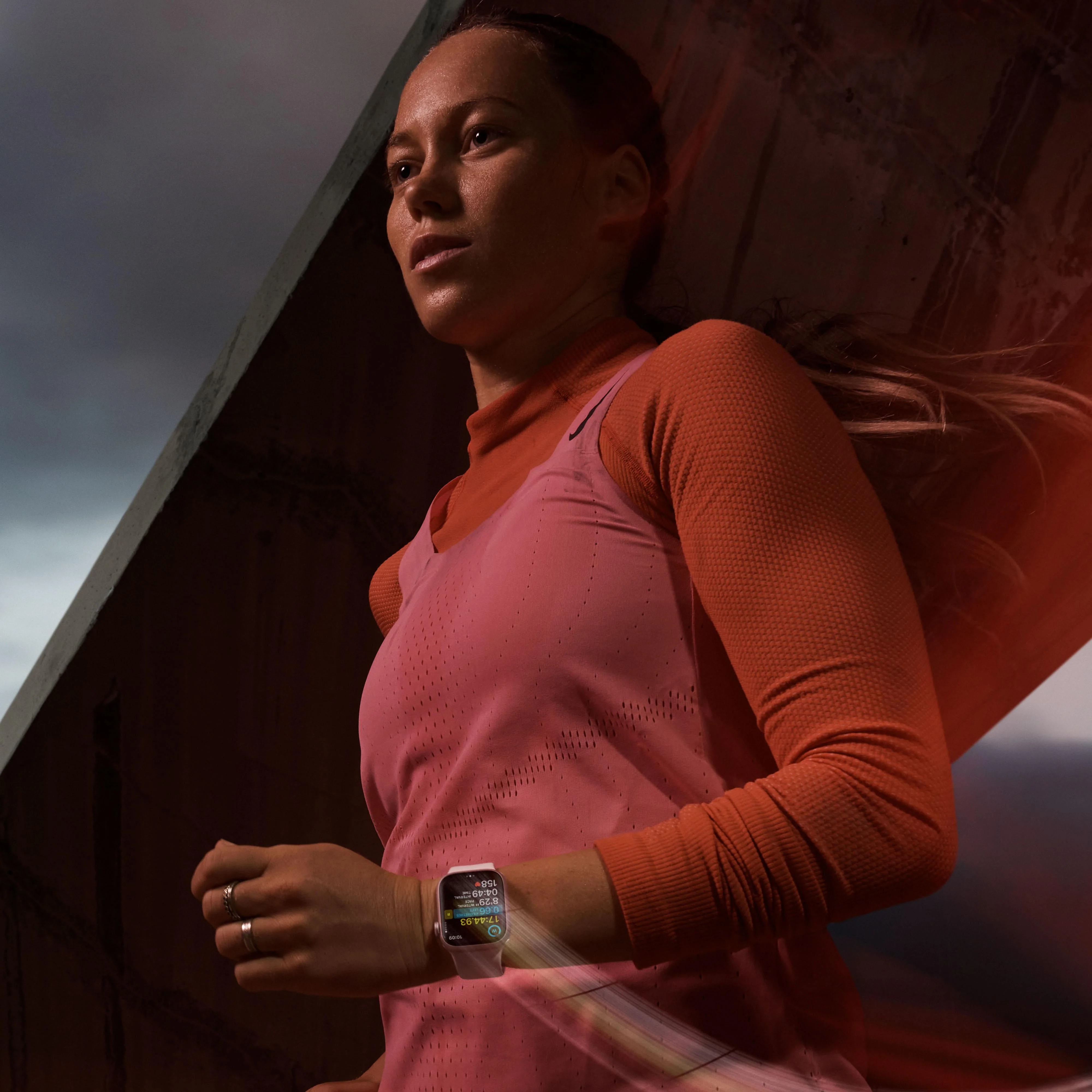 Apple Watch Series 9 GPS 45mm (PRODUCT)RED Aluminium Case with (PRODUCT)RED Sport Band - S/M - Image 5